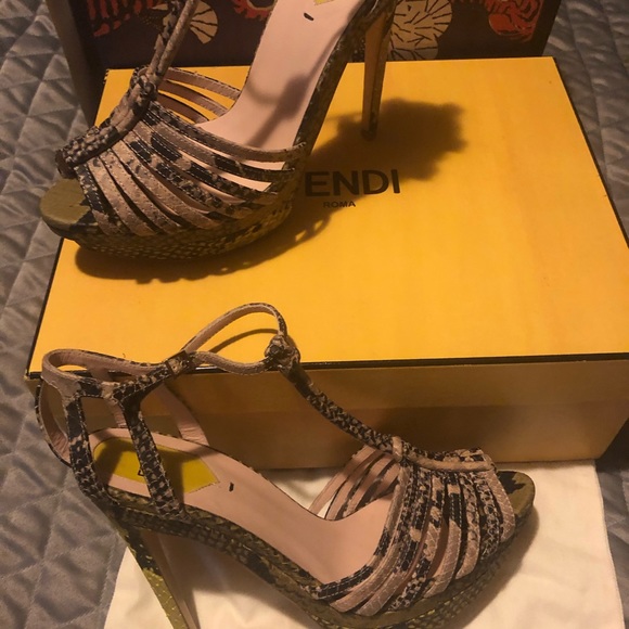 FENDI BABBIAS PYTHON HEELS - Picture 3 of 7